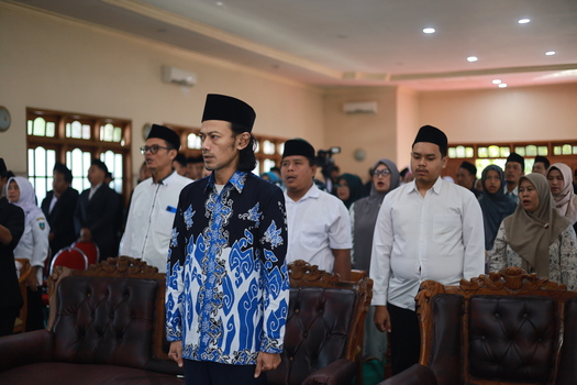 Momen Puncak Haflatul Wada': Mengukuhkan Santri Mandiri Cakap Teknologi yang Siap Bersaing.