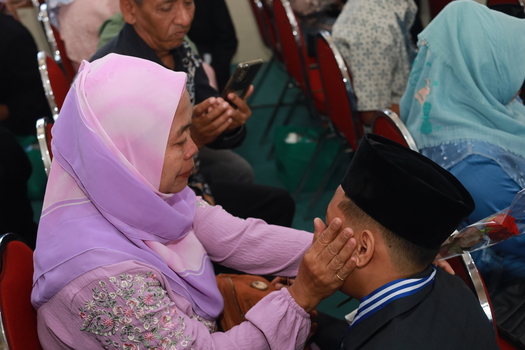 Momen Penuh Air Mata di Haflatul Wada' SMK TI Annajiyah:  Melepas dengan Doa, Melangkah dengan Cita-Cita.
